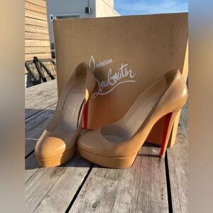 Christian Louboutin Round Toe Heels | Size 39